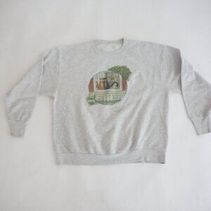 Vintage Grey Cat Cottage Scene Illustrated Graphic Crewneck Sweatshirt S